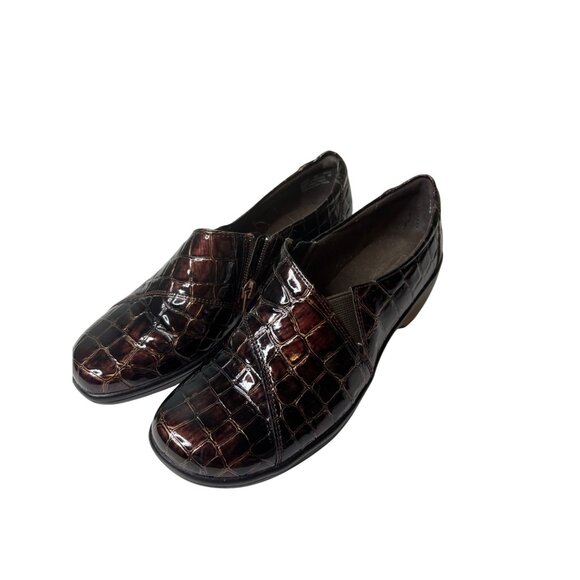 Clarks Bendables Croc Embossed Slip On Loafers Brown Sz 6 Patent Leather Look - Picture 1 of 11